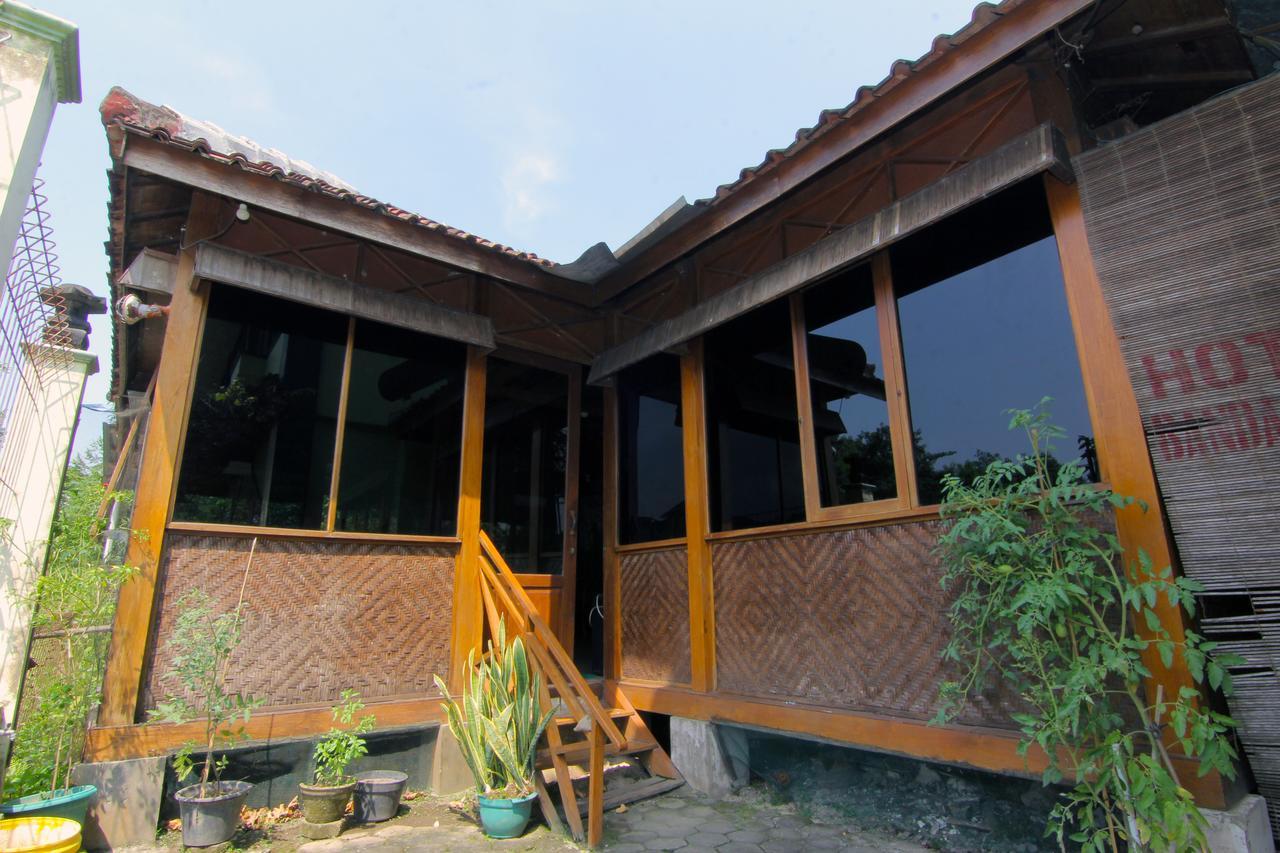 Hotel Bandara Asri Kalasan Exterior photo